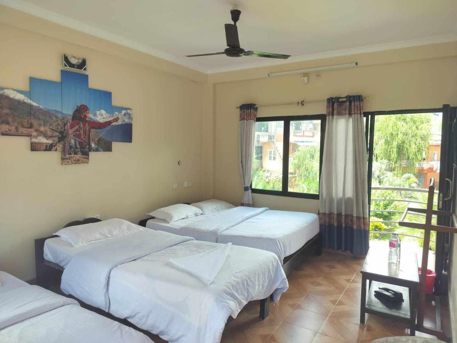 Hotel New Elia Pokhara Bagian luar foto